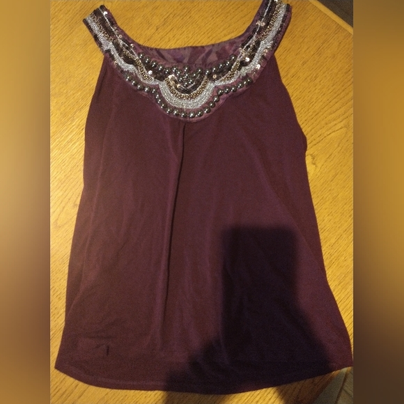 Top. - Picture 1 of 2